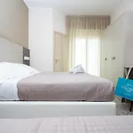 Globus Hotel 3*