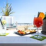 Hotel Globus 3*