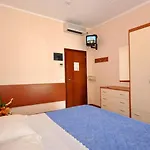 Globus Hotel