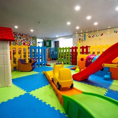 Globus Hotel 3*