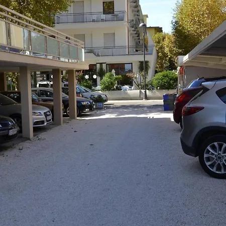 Globus Ξενοδοχείο