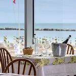 Globus Otel 3*